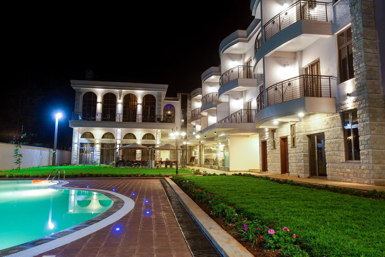 Alba Hotel Meru Exterior photo